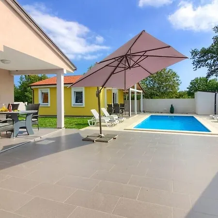 Trusina With Pool In Istria Valtura