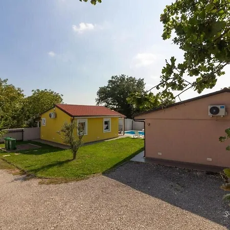 Villa Trusina With Pool In Istria